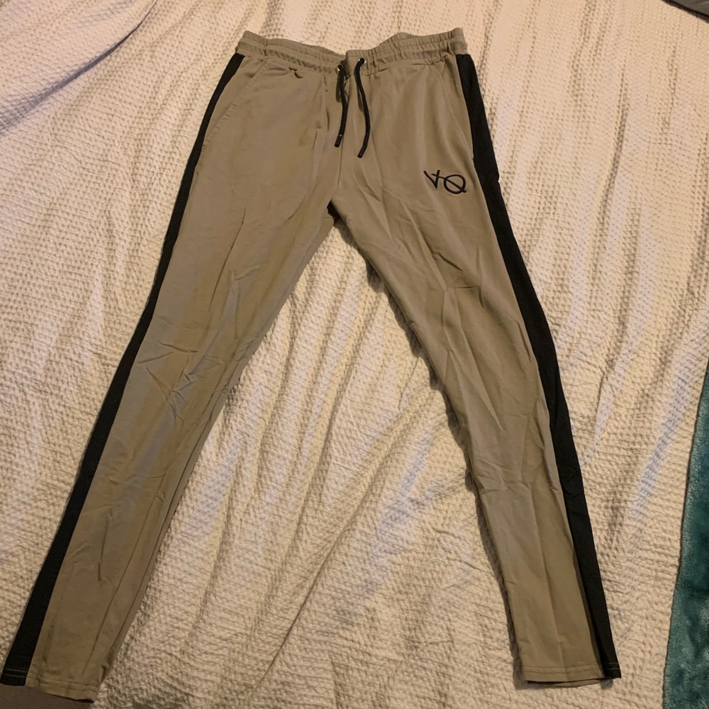 VQ Vanquish Joggers Like New XL